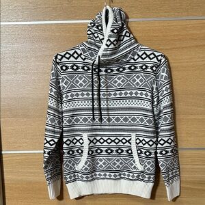 Carbon men’s Sz M hoodie style Black & White Geometric Sweater